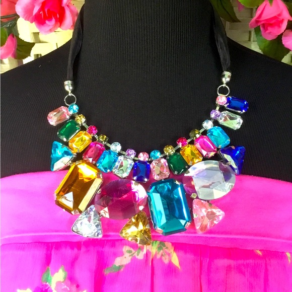 ❤️See New Listing❤️Colorful Rhinestone Ribbon Bib Chunky Statement Necklace - Picture 5 of 10